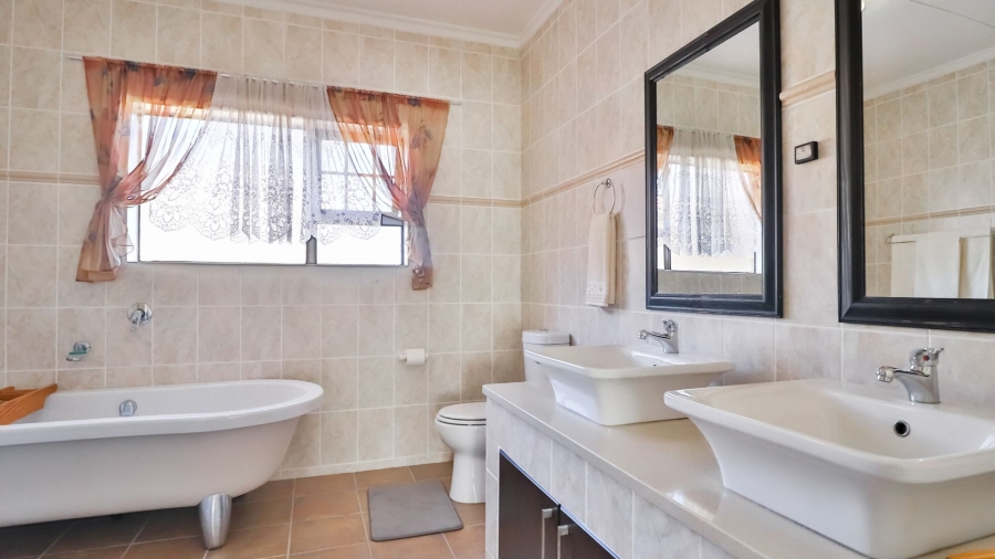 4 Bedroom Property for Sale in Diaz Beach Western Cape